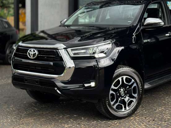 TOYOTA-HILUX-2026
