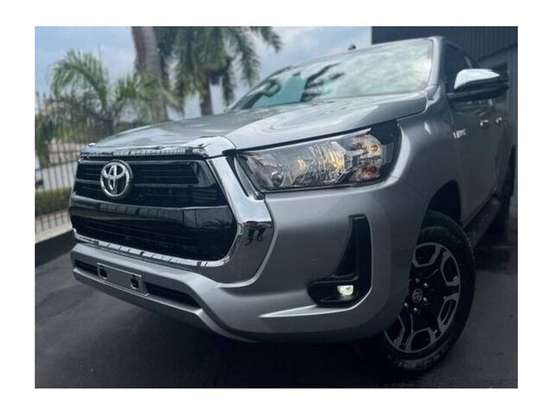 TOYOTA-HILUX-2.8 D-4D TURBO DIESEL CD SRV 4X4 AUTOMÁTICO TOYOTA-HILUX-2026
