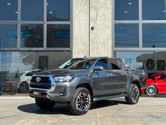 TOYOTA-HILUX-2.8 D-4D TURBO DIESEL CD SRV 4X4 AUTOMÁTICO TOYOTA-HILUX-2021