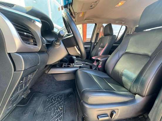 TOYOTA-HILUX-2.8 D-4D TURBO DIESEL CD SRV 4X4 AUTOMÁTICO TOYOTA-HILUX-2021