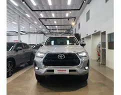 TOYOTA HILUX 2.8 D-4D TURBO DIESEL CD SRV 4X4 AUTOMÁTICO TOYOTA HILUX 2.8 D-4D TURBO DIESEL CD SRV 4X4 AUTOMÁTICO