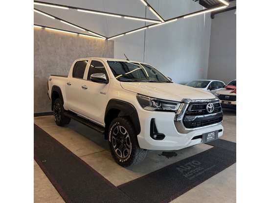 TOYOTA-HILUX-2024