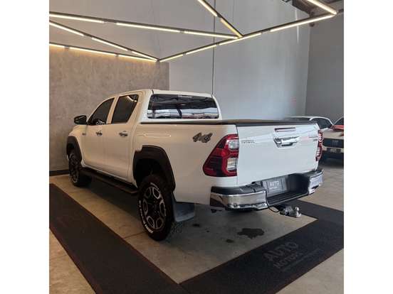 TOYOTA-HILUX-2024