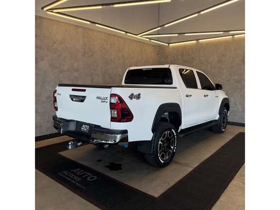 TOYOTA-HILUX-2024