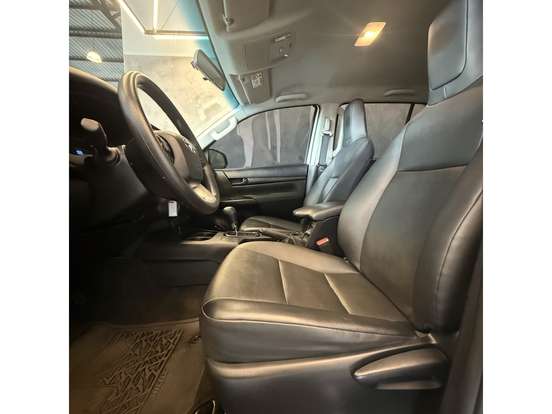 TOYOTA-HILUX-2024