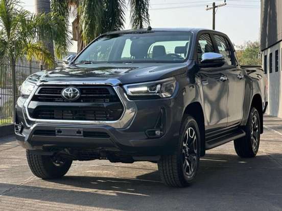 TOYOTA-HILUX-2.8 D-4D TURBO DIESEL CD SRX 4X4 AUTOMÁTICO TOYOTA-HILUX-2026