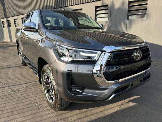 TOYOTA-HILUX-2.8 D-4D TURBO DIESEL CD SRX 4X4 AUTOMÁTICO TOYOTA-HILUX-2026