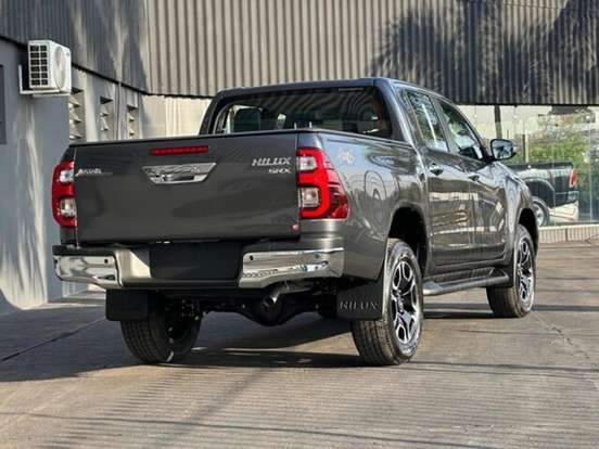 TOYOTA-HILUX-2026