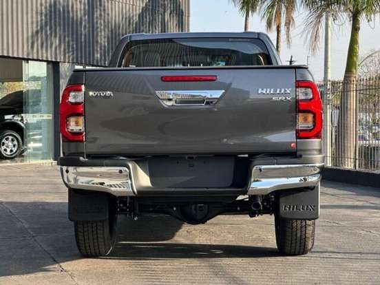 TOYOTA-HILUX-2026