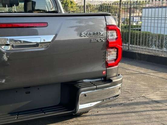 TOYOTA-HILUX-2.8 D-4D TURBO DIESEL CD SRX 4X4 AUTOMÁTICO TOYOTA-HILUX-2026