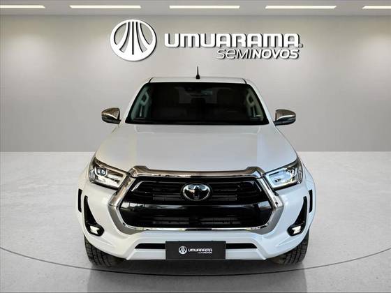 TOYOTA HILUX 2.8 D-4D TURBO DIESEL CD SRX 4X4 AUTOMÁTICO