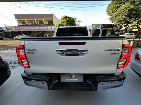 TOYOTA-HILUX-2025