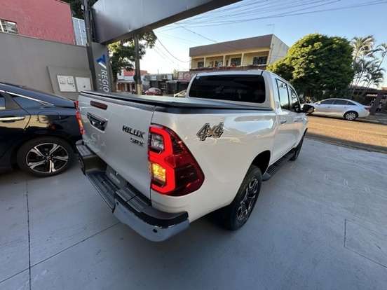 TOYOTA-HILUX-2025