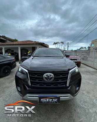 TOYOTA-HILUX-2021