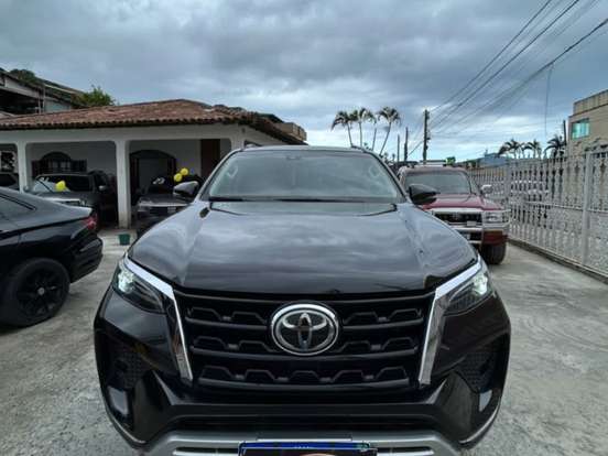 TOYOTA-HILUX-2.8 D-4D TURBO DIESEL CD SRX 4X4 AUTOMÁTICO TOYOTA-HILUX-2021