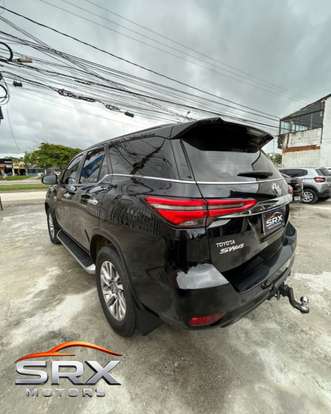 TOYOTA-HILUX-2021