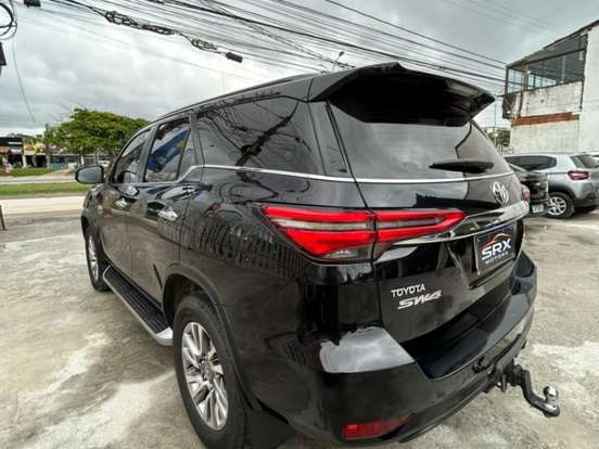 TOYOTA-HILUX-2.8 D-4D TURBO DIESEL CD SRX 4X4 AUTOMÁTICO TOYOTA-HILUX-2021