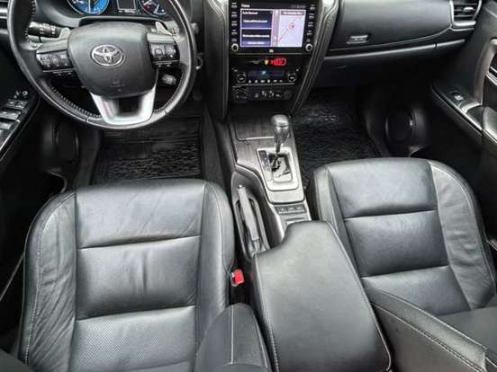 TOYOTA-HILUX-2.8 D-4D TURBO DIESEL CD SRX 4X4 AUTOMÁTICO TOYOTA-HILUX-2021