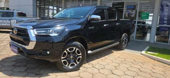 TOYOTA-HILUX-2.8 D-4D TURBO DIESEL CD SRX 4X4 AUTOMÁTICO TOYOTA-HILUX-2025