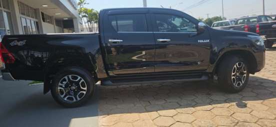 TOYOTA-HILUX-2.8 D-4D TURBO DIESEL CD SRX 4X4 AUTOMÁTICO TOYOTA-HILUX-2025