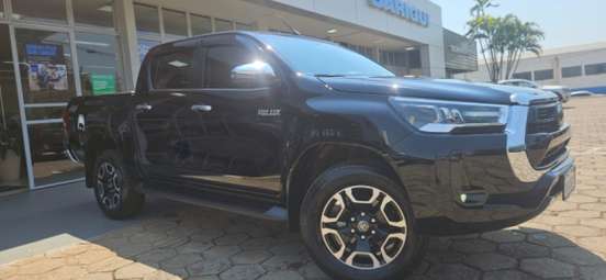 TOYOTA-HILUX-2025