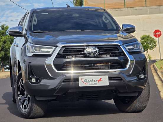 TOYOTA-HILUX-2.8 D-4D TURBO DIESEL CD SRX 4X4 AUTOMÁTICO TOYOTA-HILUX-2025