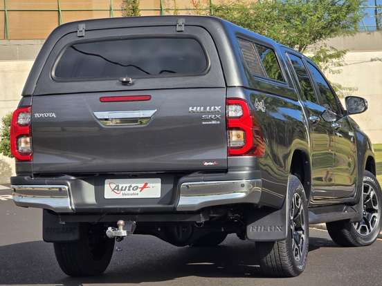 TOYOTA-HILUX-2025