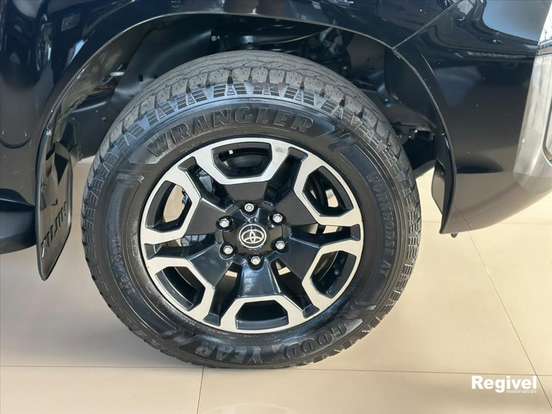 TOYOTA-HILUX-2022