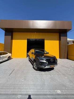 TOYOTA HILUX 2.8 D-4D TURBO DIESEL CD SRX LIMITED 4X4 AUTOMÁTICO