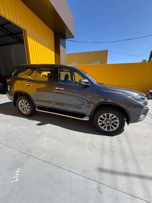 TOYOTA-HILUX-2023
