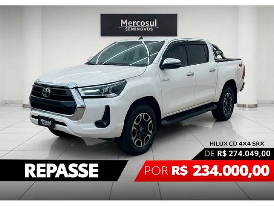 TOYOTA HILUX 2.8 D-4D TURBO DIESEL CD SRX PLUS 4X4 AUTOMÁTICO