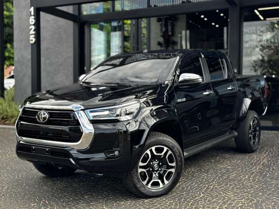 TOYOTA-HILUX-2.8 D-4D TURBO DIESEL CD SRX PLUS 4X4 AUTOMÁTICO TOYOTA-HILUX-2026