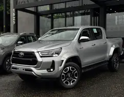 TOYOTA HILUX 2.8 D-4D TURBO DIESEL CD SRX PLUS 4X4 AUTOMÁTICO TOYOTA HILUX 2.8 D-4D TURBO DIESEL CD SRX PLUS 4X4 AUTOMÁTICO