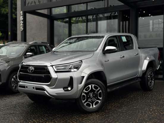 TOYOTA-HILUX-2.8 D-4D TURBO DIESEL CD SRX PLUS 4X4 AUTOMÁTICO TOYOTA-HILUX-2026
