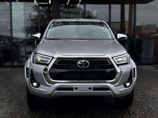 TOYOTA-HILUX-2.8 D-4D TURBO DIESEL CD SRX PLUS 4X4 AUTOMÁTICO TOYOTA-HILUX-2026