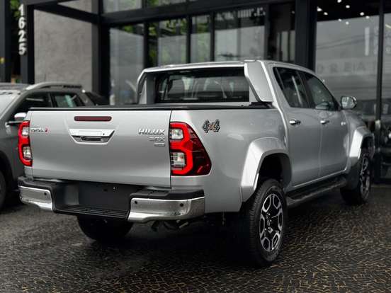 TOYOTA-HILUX-2.8 D-4D TURBO DIESEL CD SRX PLUS 4X4 AUTOMÁTICO TOYOTA-HILUX-2026