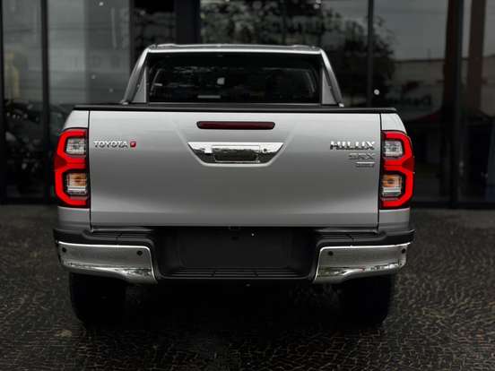 TOYOTA-HILUX-2.8 D-4D TURBO DIESEL CD SRX PLUS 4X4 AUTOMÁTICO TOYOTA-HILUX-2026