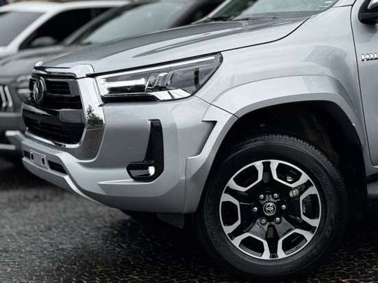 TOYOTA-HILUX-2.8 D-4D TURBO DIESEL CD SRX PLUS 4X4 AUTOMÁTICO TOYOTA-HILUX-2026