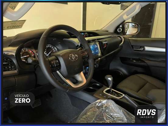 TOYOTA-HILUX-2.8 D-4D TURBO DIESEL CD SRX PLUS 4X4 AUTOMÁTICO TOYOTA-HILUX-2026