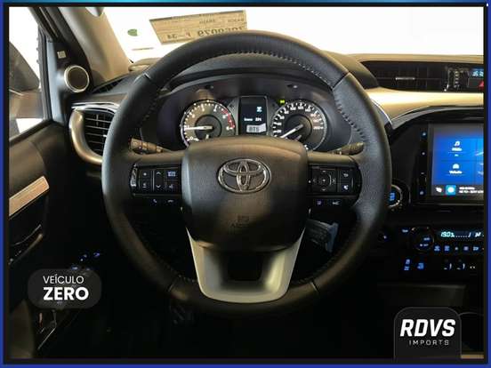 TOYOTA-HILUX-2026