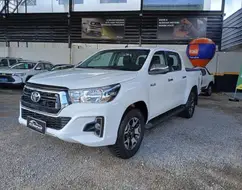 TOYOTA HILUX 2.8 SR 4X4 CD 16V DIESEL 4P AUTOMÁTICO TOYOTA HILUX 2.8 SR 4X4 CD 16V DIESEL 4P AUTOMÁTICO