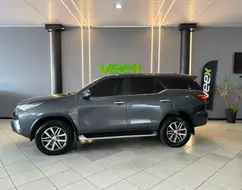 TOYOTA HILUX 2.8 SRX 4X4 CD 16V DIESEL 4P AUTOMÁTICO TOYOTA HILUX 2.8 SRX 4X4 CD 16V DIESEL 4P AUTOMÁTICO