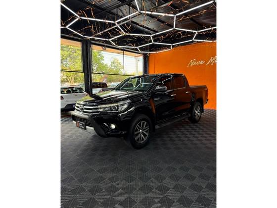 TOYOTA HILUX 2.8 SRX 4X4 CD 16V DIESEL 4P AUTOMÁTICO