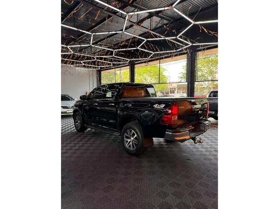 TOYOTA-HILUX-2.8 SRX 4X4 CD 16V DIESEL 4P AUTOMÁTICO TOYOTA-HILUX-2018