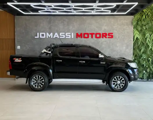 TOYOTA-HILUX-2012