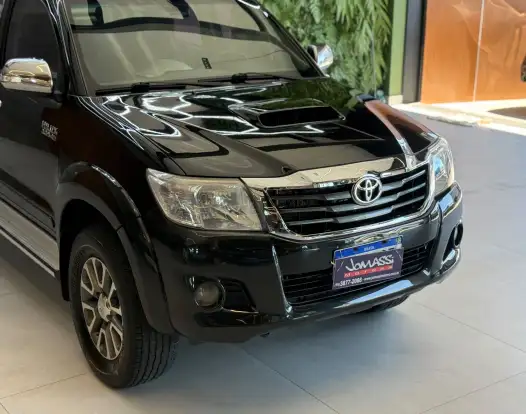 TOYOTA-HILUX-2012