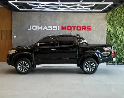 TOYOTA-HILUX-2012