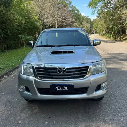 TOYOTA-HILUX-2015