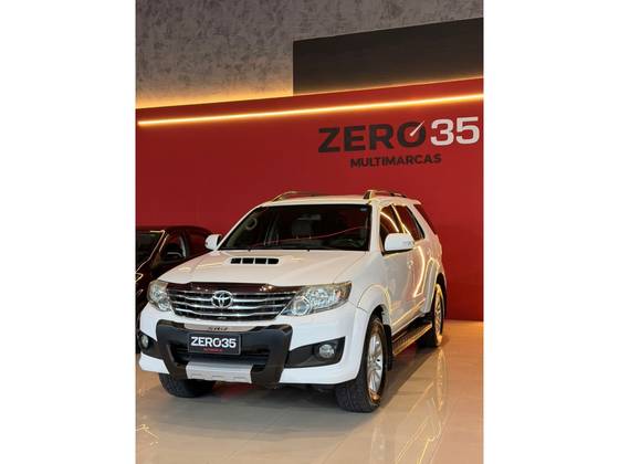 TOYOTA HILUX 3.0 SRV 4X4 CD 7 LUGARES 16V TURBO INTERCOOLER DIESEL 4P AUTOMÁTICO