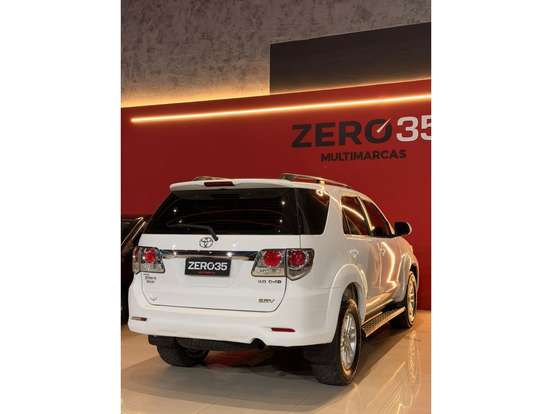 TOYOTA-HILUX-2014